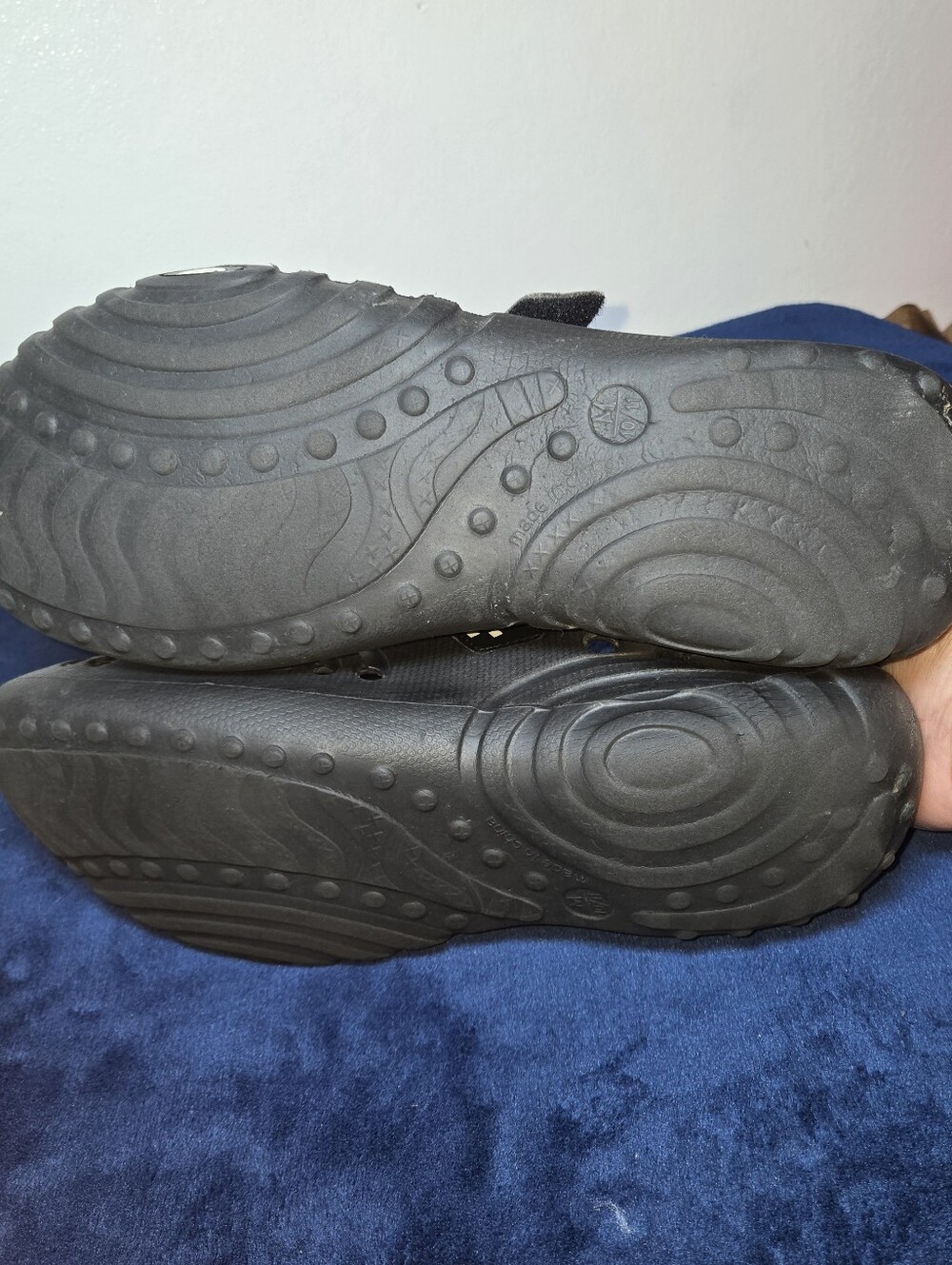 Black Doggers Slip On Shoes Mens Size 10/11 Gardening Rubber Outdoor Shower - Picture 6 of 6
